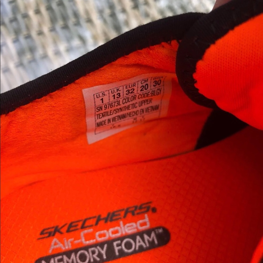 Skechers size 1